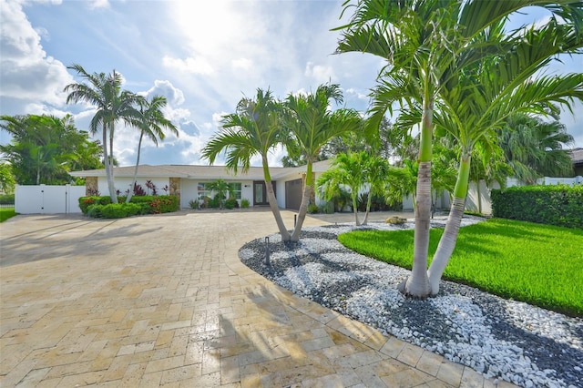 101 Poinciana Ln, Largo, FL 33770 - photo 1