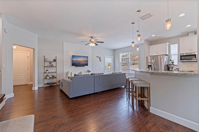 1036 7th St S, Saint Petersburg, FL 33701 - photo 6