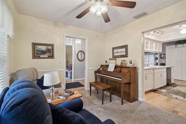 1703 Ryan Dr, Lutz, FL 33549 - photo 25