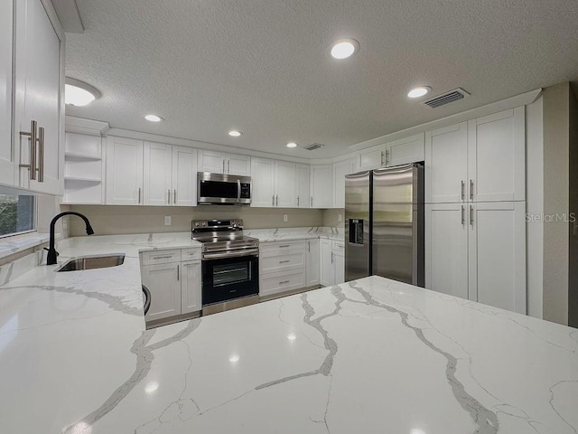 823 Riverside Dr, Tarpon Springs, FL 34689 - photo 3