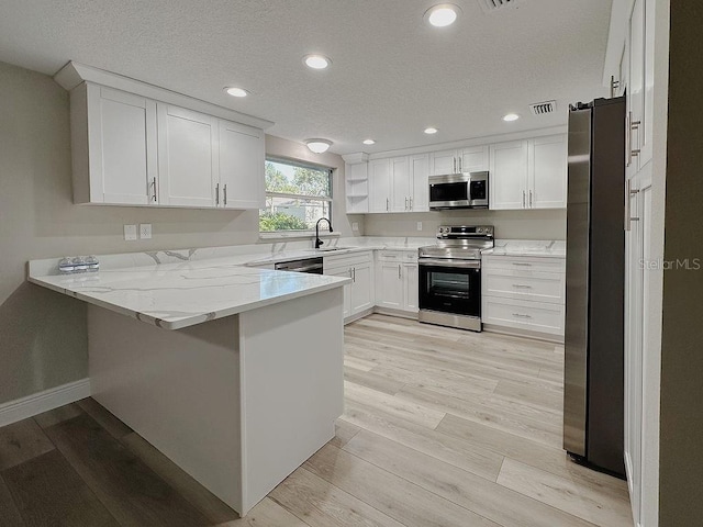 823 Riverside Dr, Tarpon Springs, FL 34689 - photo 4