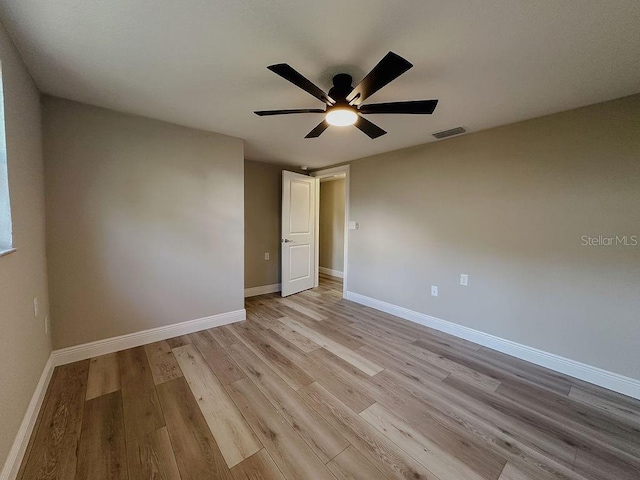 823 Riverside Dr, Tarpon Springs, FL 34689 - photo 23