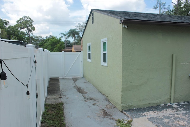 316 E Hydrangia St, Tampa, FL 33612 - photo 32