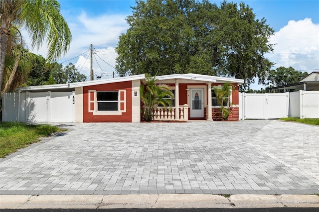 4527 Fountainbleau Rd, Tampa, FL 33634 - photo 2
