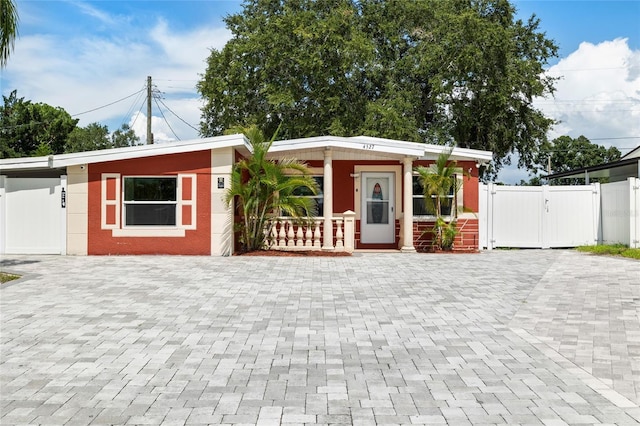 4527 Fountainbleau Rd, Tampa, FL 33634 - photo 3