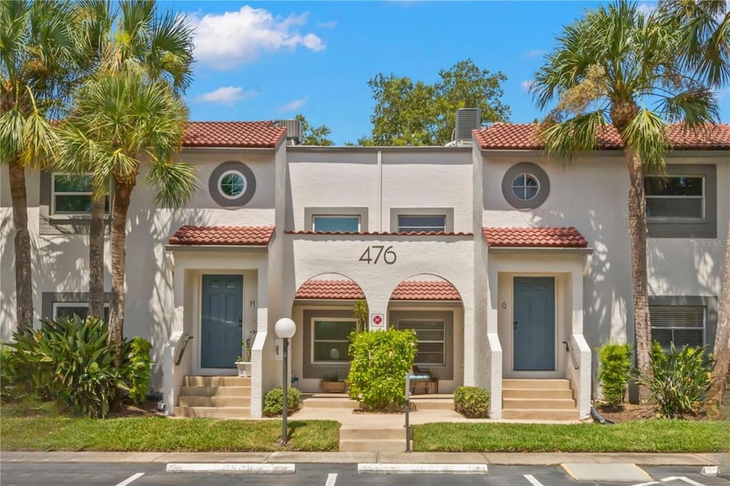 476 Santa Cruz Pl NE Unit B, Saint Petersburg, FL 33703 - photo 1