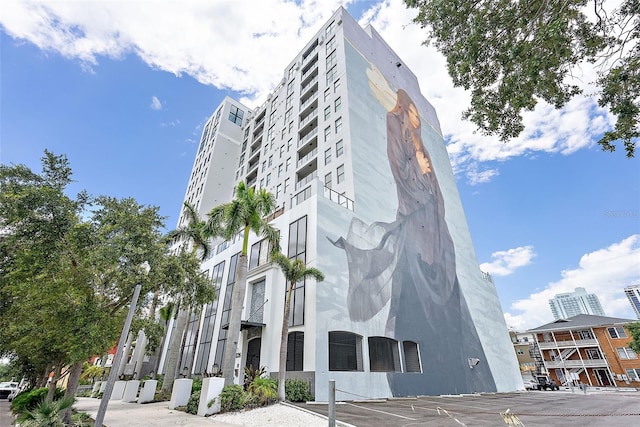 226 5th Ave N Unit 1403, Saint Petersburg, FL 33701 - photo 1