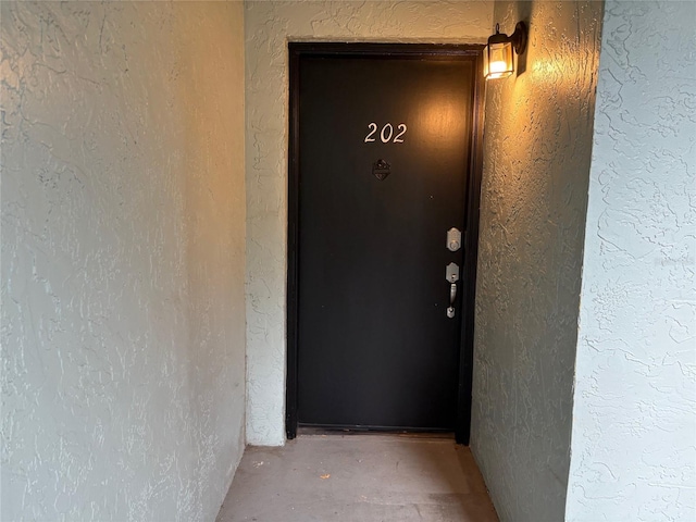 2850 Somerset Park Dr Unit 202, Tampa, FL 33613 - photo 2