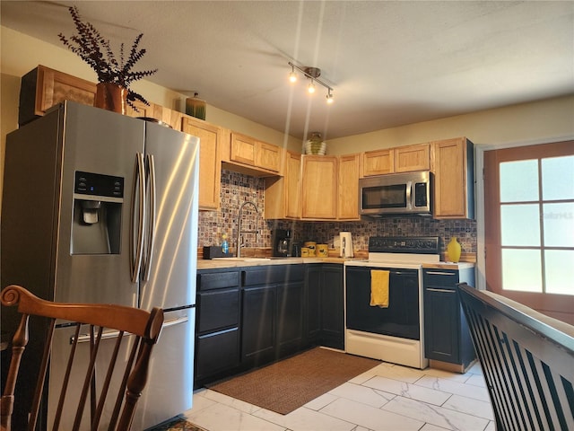 106 W Bates St, Plant City, FL 33563 - photo 8
