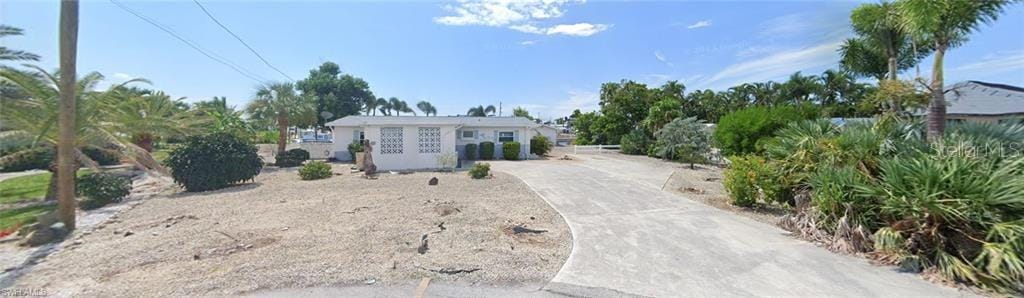 3435 Sea Holly Ln, Saint James City, FL 33956 - photo 2