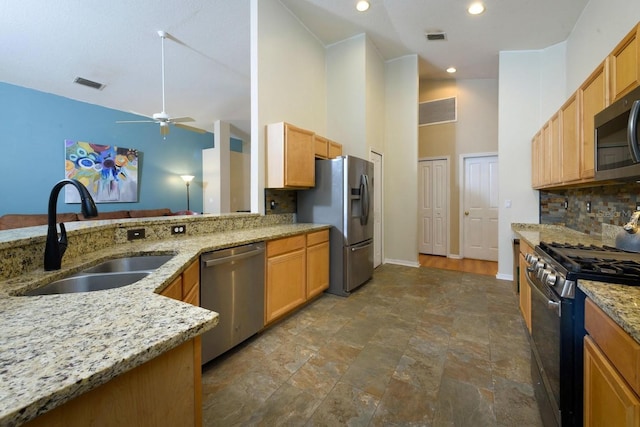 29403 Allegro Dr, Wesley Chapel, FL 33543 - photo 15