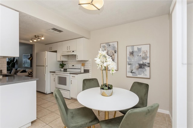 2052 Kings Hwy Unit 8, Clearwater, FL 33755 - photo 7