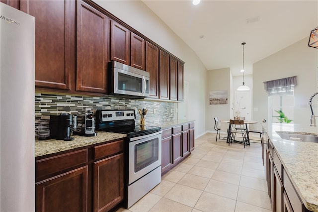 12324 Loopback Dr, San Antonio, FL 33576 - photo 7