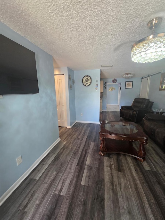 3612 Tamarix Dr, Tampa, FL 33619 - photo 4