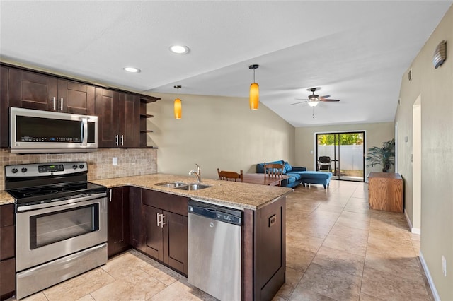 120 Edgewood Ct, Oldsmar, FL 34677 - photo 2