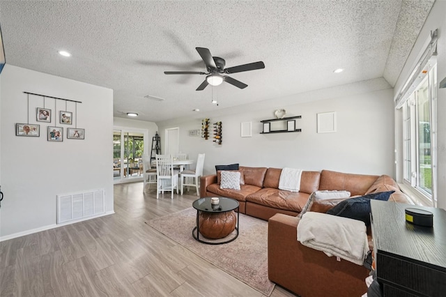 4428 Tuna Dr, Tampa, FL 33617 - photo 4
