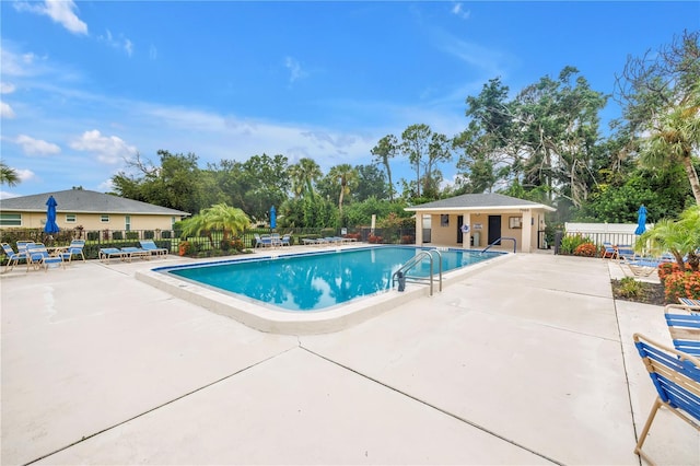 6884 W Country Club Ln, Sarasota, FL 34243 - photo 44