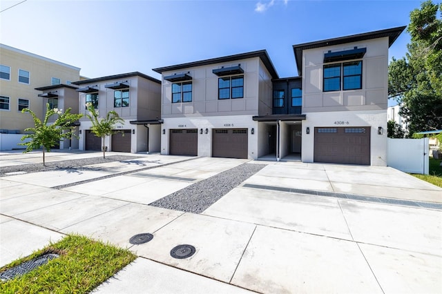 4308 W Gray St Unit 6, Tampa, FL 33609 - photo 2