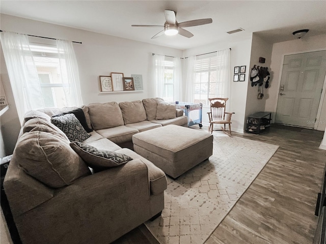 2517 Harn Blvd Unit 4, Clearwater, FL 33764 - photo 3