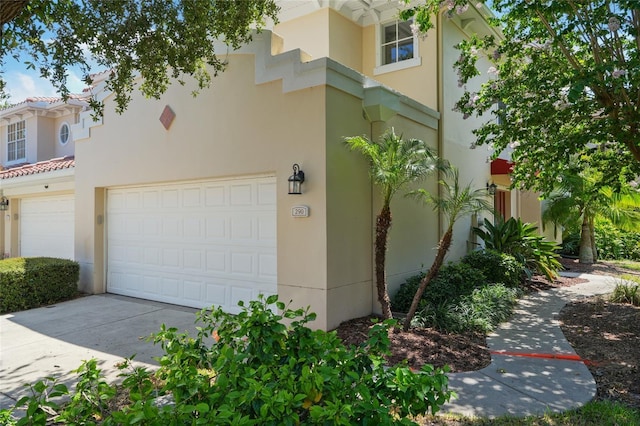 290 Valencia Cir, Saint Petersburg, FL 33716 - photo 1