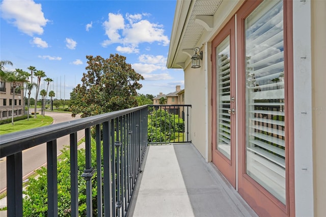 290 Valencia Cir, Saint Petersburg, FL 33716 - photo 18