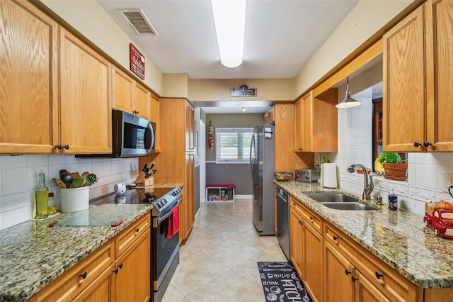 281 Maple Ave, Palm Harbor, FL 34684 - photo 24