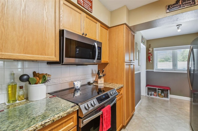 281 Maple Ave, Palm Harbor, FL 34684 - photo 26