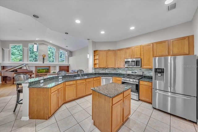 5803 Tanagerside Rd, Lithia, FL 33547 - photo 7