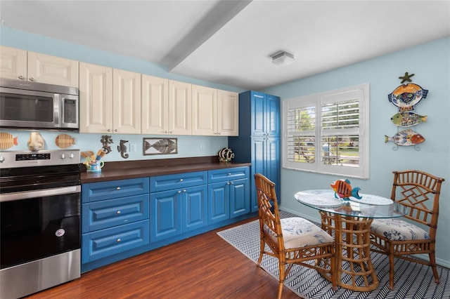 209 Emerald Ln, Largo, FL 33771 - photo 9
