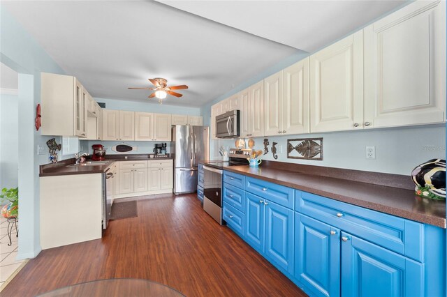 209 Emerald Ln, Largo, FL 33771 - photo 12