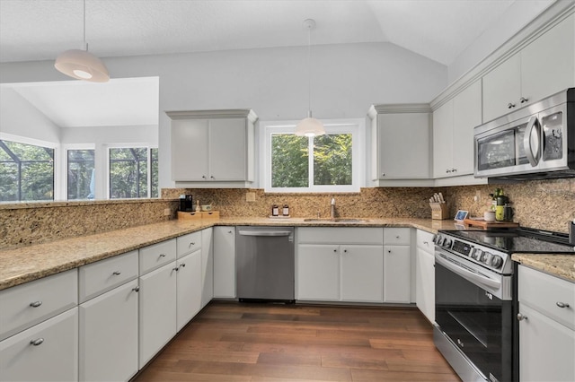 300 Cascade Ln, Palm Harbor, FL 34684 - photo 13