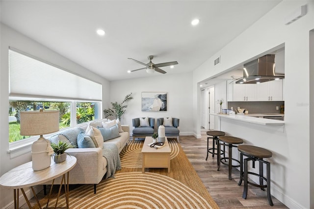 657 Laura Ln, Dunedin, FL 34698 - photo 5