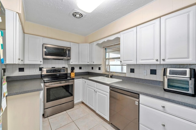 1703 Cromwell Dr, Tarpon Springs, FL 34689 - photo 4