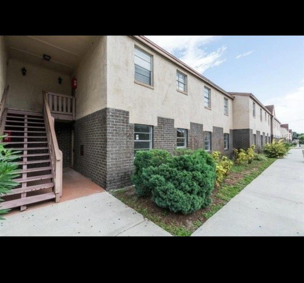 9025 Westchester Cir Unit B, Tampa, FL 33604 - photo 1