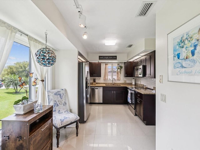 1007 Lake Avoca Dr, Tarpon Springs, FL 34689 - photo 12