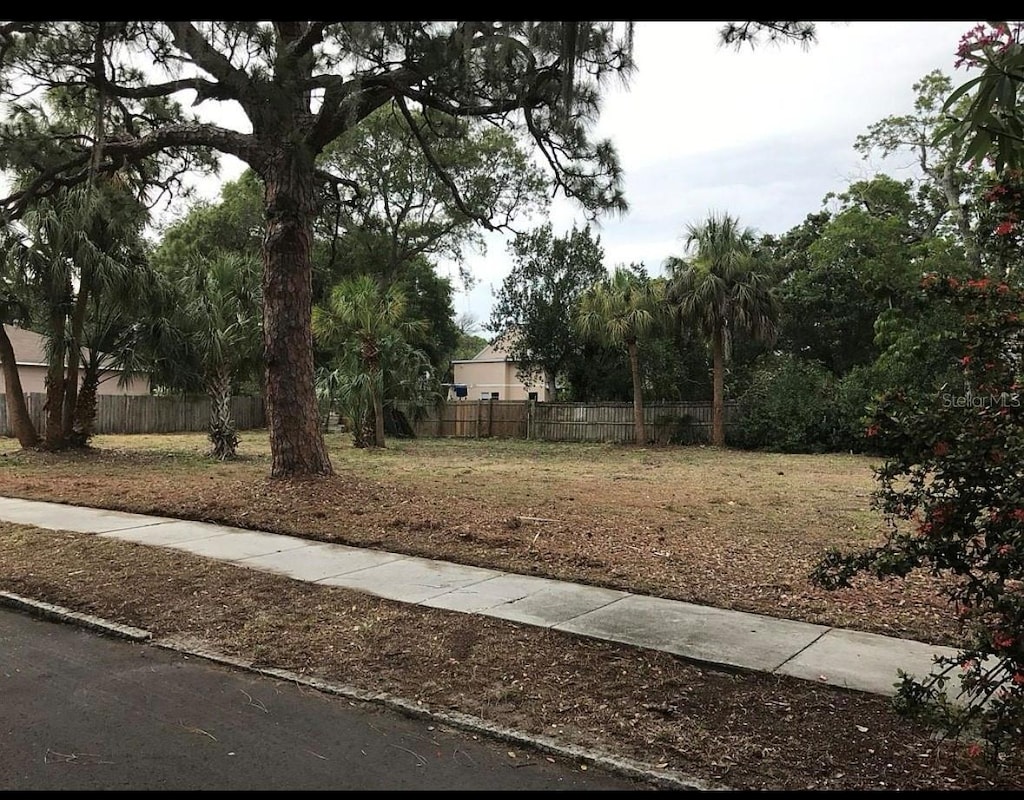627 35th Ave S, Saint Petersburg, FL 33705 - photo 4