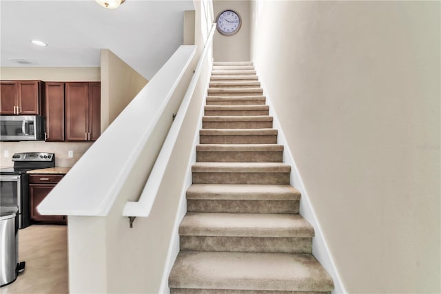 8512 Corinthian Way, New Port Richey, FL 34654 - photo 17