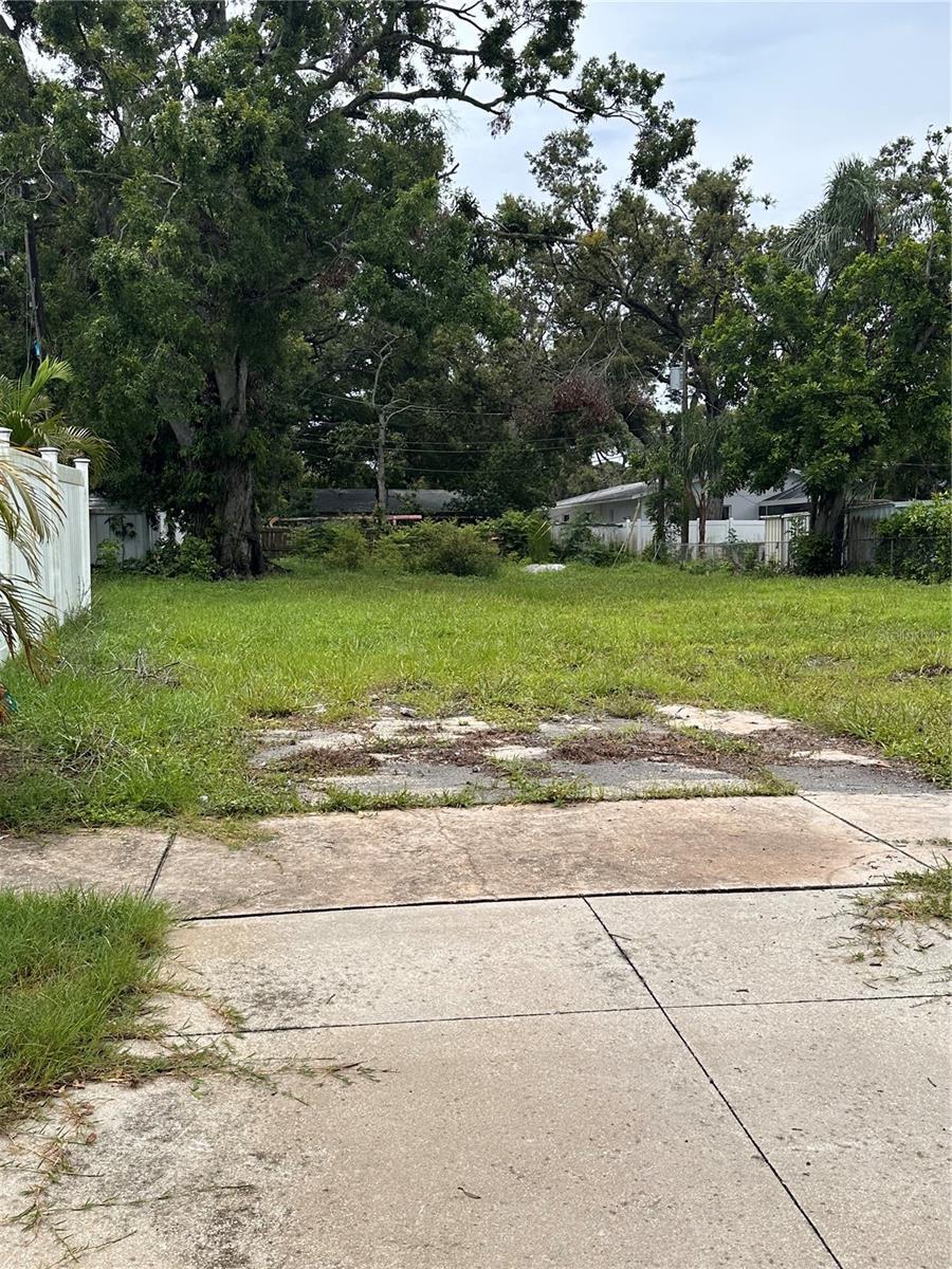 8056 28th Ave N, Saint Petersburg, FL 33710 - photo 4