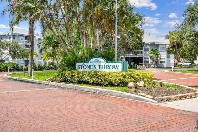 6818 Stones Throw Cir N Unit 12106, Saint Petersburg, FL 33710 - photo 2