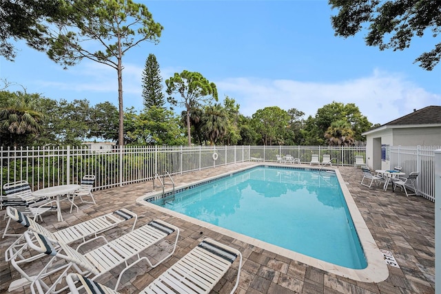 13650 Forest Lake Dr, Largo, FL 33771 - photo 4