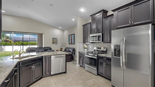 17523 Buckingham Garden Dr, Lithia, FL 33547 - photo 3