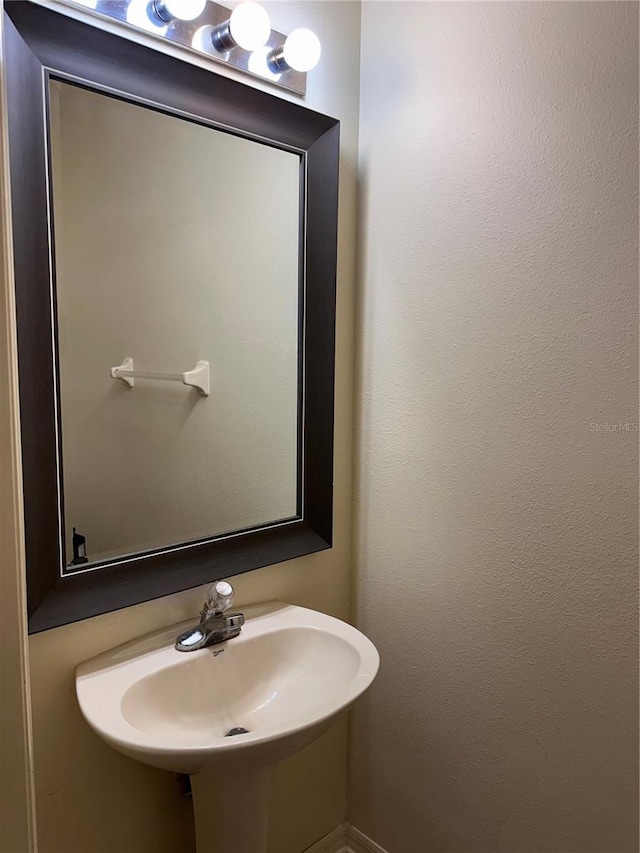 1042 Sleepy Oak Dr, Wesley Chapel, FL 33543 - photo 21