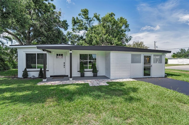 10415 110th Ave, Largo, FL 33773 - photo 1