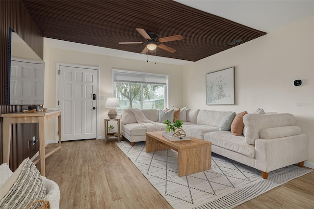 8013 Cornwall Ln, Tampa, FL 33615 - photo 3