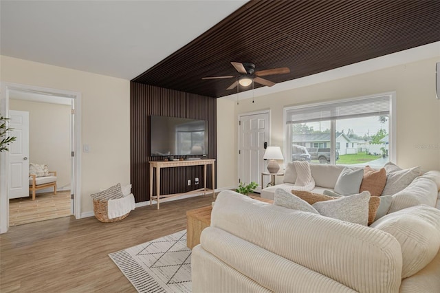 8013 Cornwall Ln, Tampa, FL 33615 - photo 4