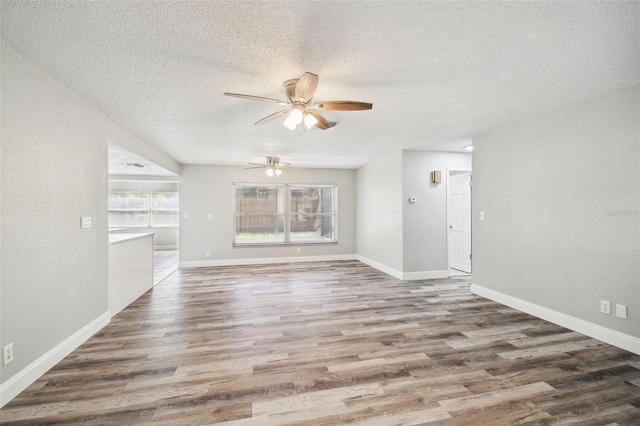 8910 Elm Leaf Ct, Port Richey, FL 34668 - photo 4