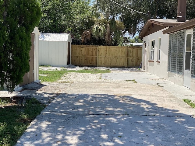 4931 Halifax Dr, Tampa, FL 33615 - photo 5