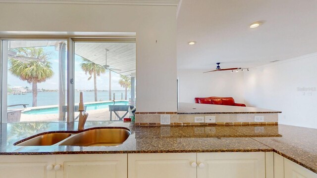 5960 Bahama Way N, St Pete Beach, FL 33706 - photo 44