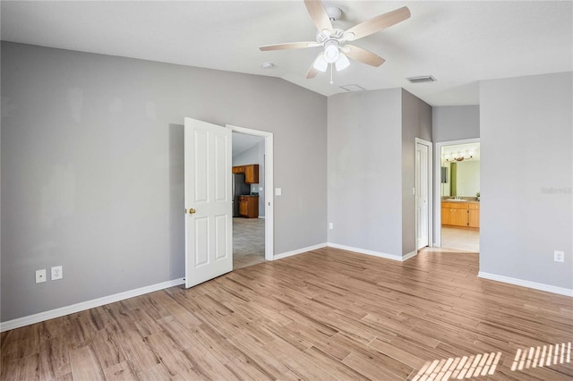 31052 Wrencrest Dr, Wesley Chapel, FL 33543 - photo 30