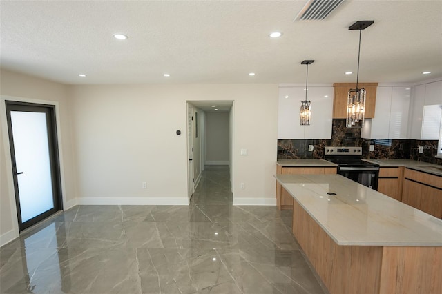 8217 Tanglewood Ln, Tampa, FL 33615 - photo 17